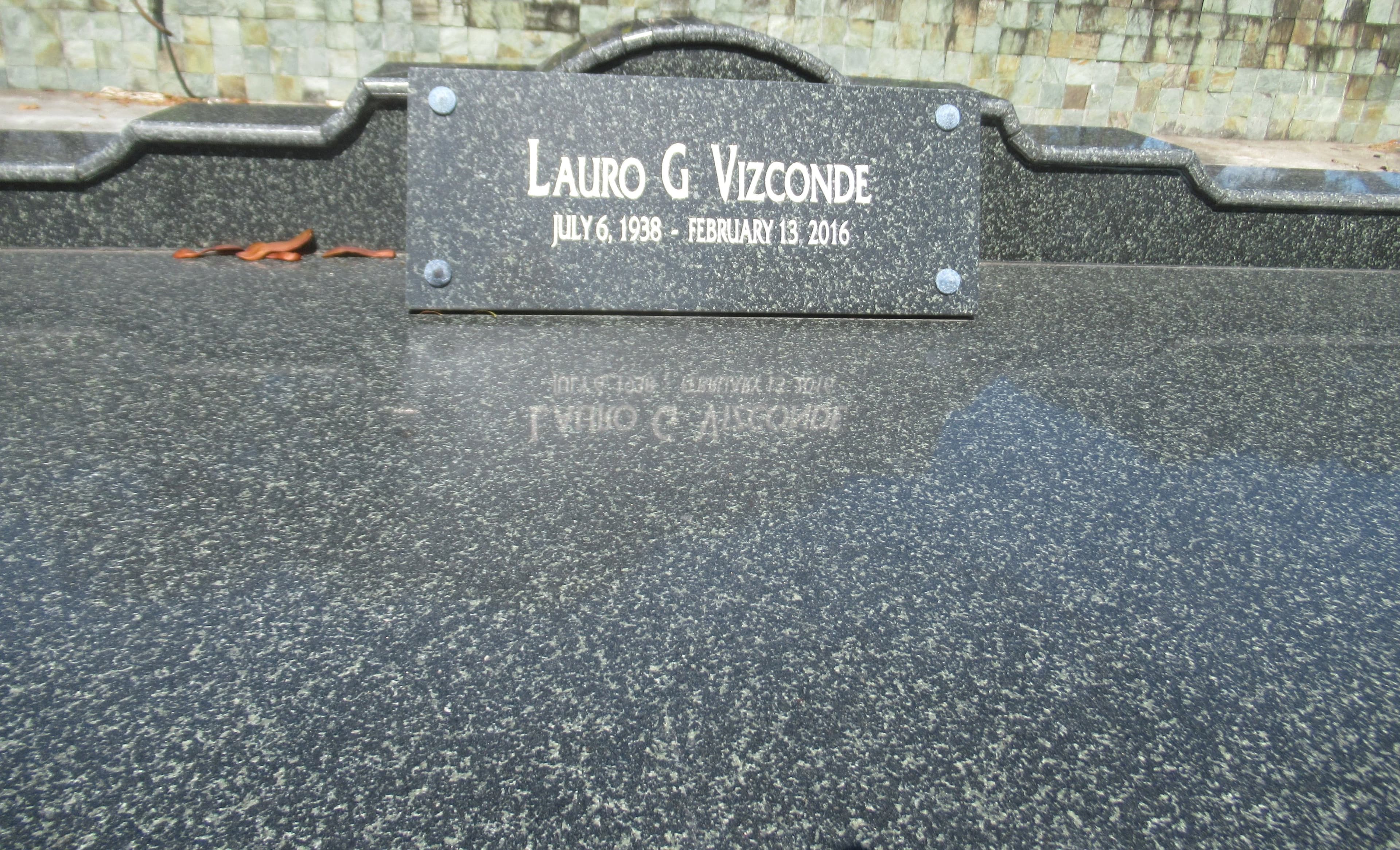 Lauro Vizconde wife Estrellita and children Carmela and Anne Marie Jennifer Notable Burials at the Manila Memorial Park Sucat