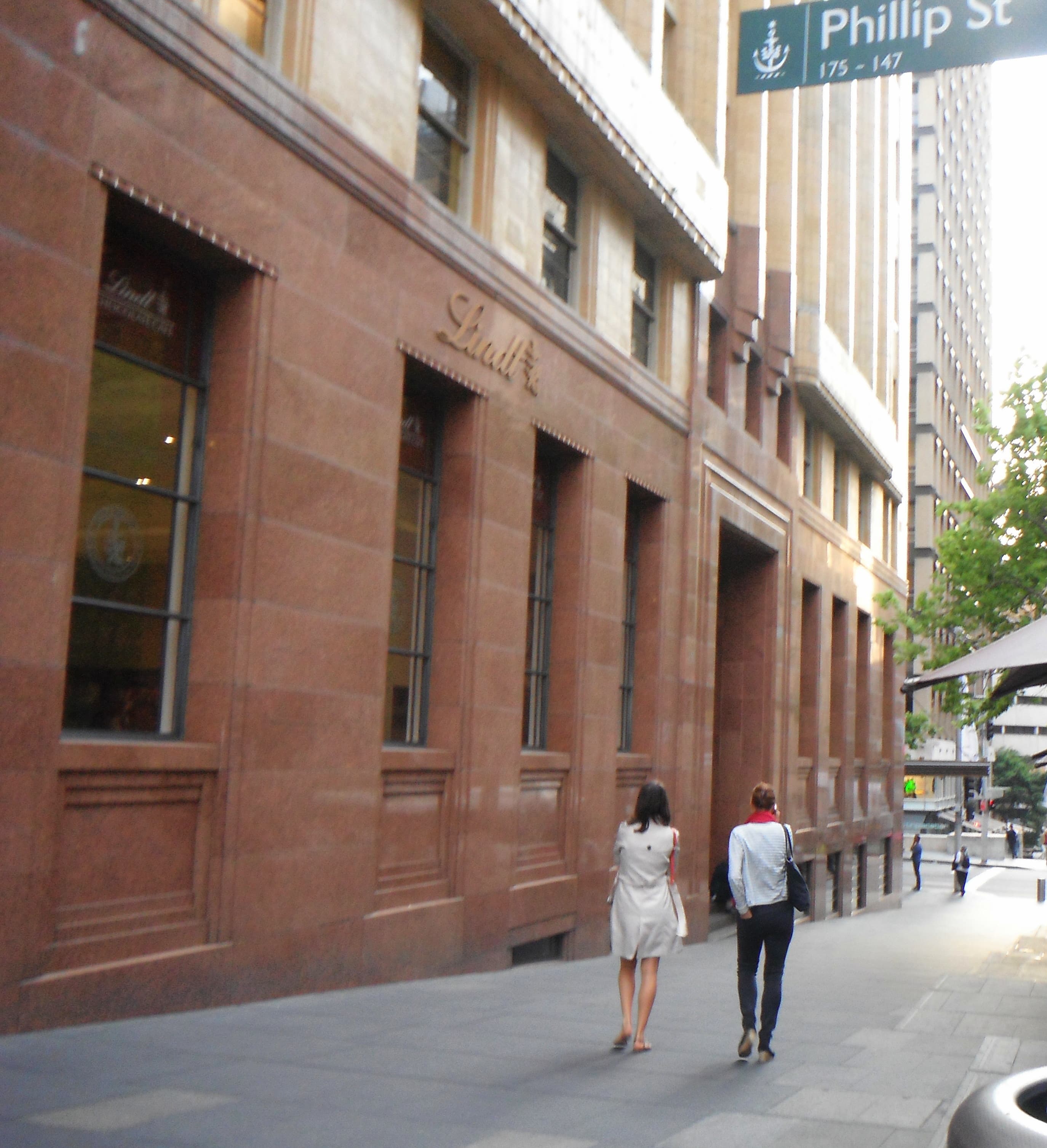 Lindt Café, Martin Place, Sydney (image has been altered for cropping and sharpening, 2014-12-17, by User:Sardaka)